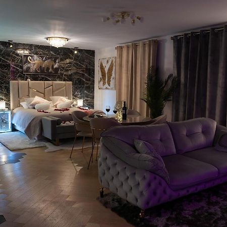 Magnifique Loft / Spa En Face De La Cathedrale ! Narbonne Luaran gambar