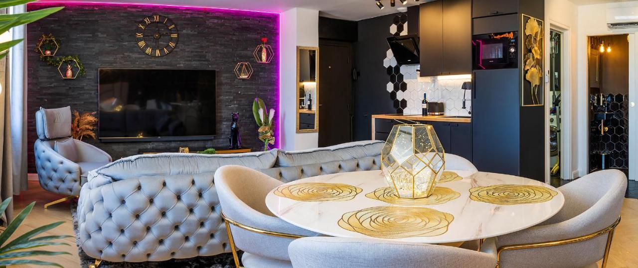 Magnifique Loft / Spa En Face De La Cathedrale ! Narbonne Luaran gambar