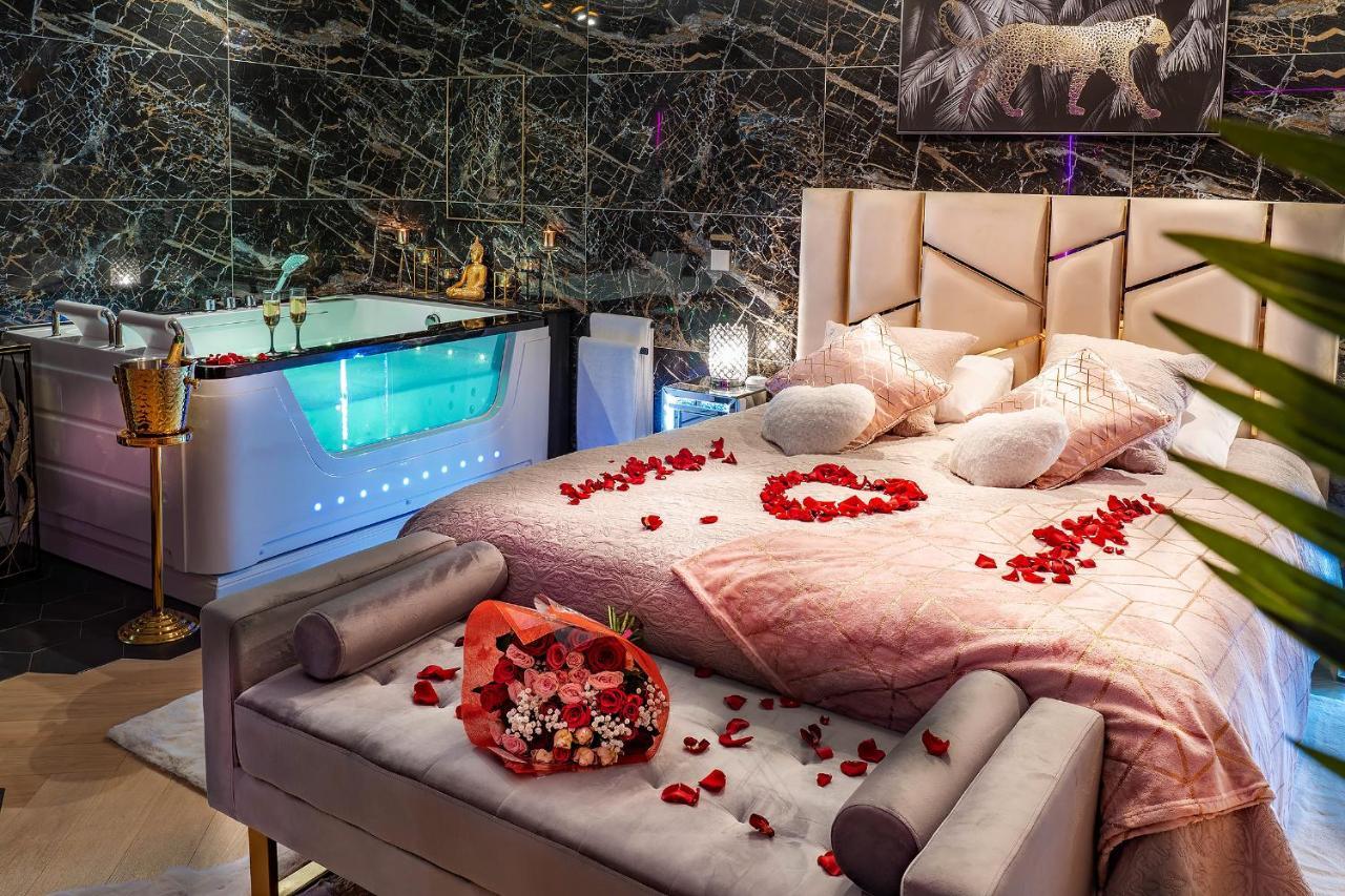 Magnifique Loft / Spa En Face De La Cathedrale ! Narbonne Luaran gambar
