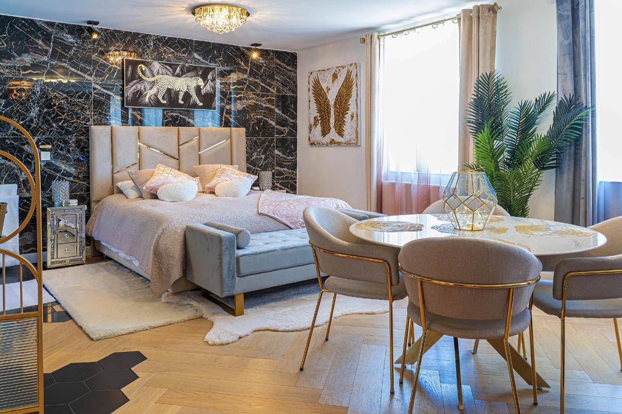 Magnifique Loft / Spa En Face De La Cathedrale ! Narbonne Luaran gambar