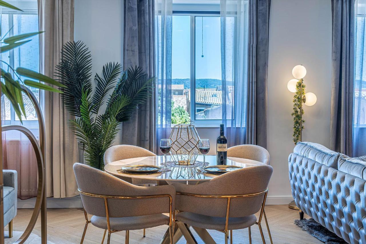 Magnifique Loft / Spa En Face De La Cathedrale ! Narbonne Luaran gambar