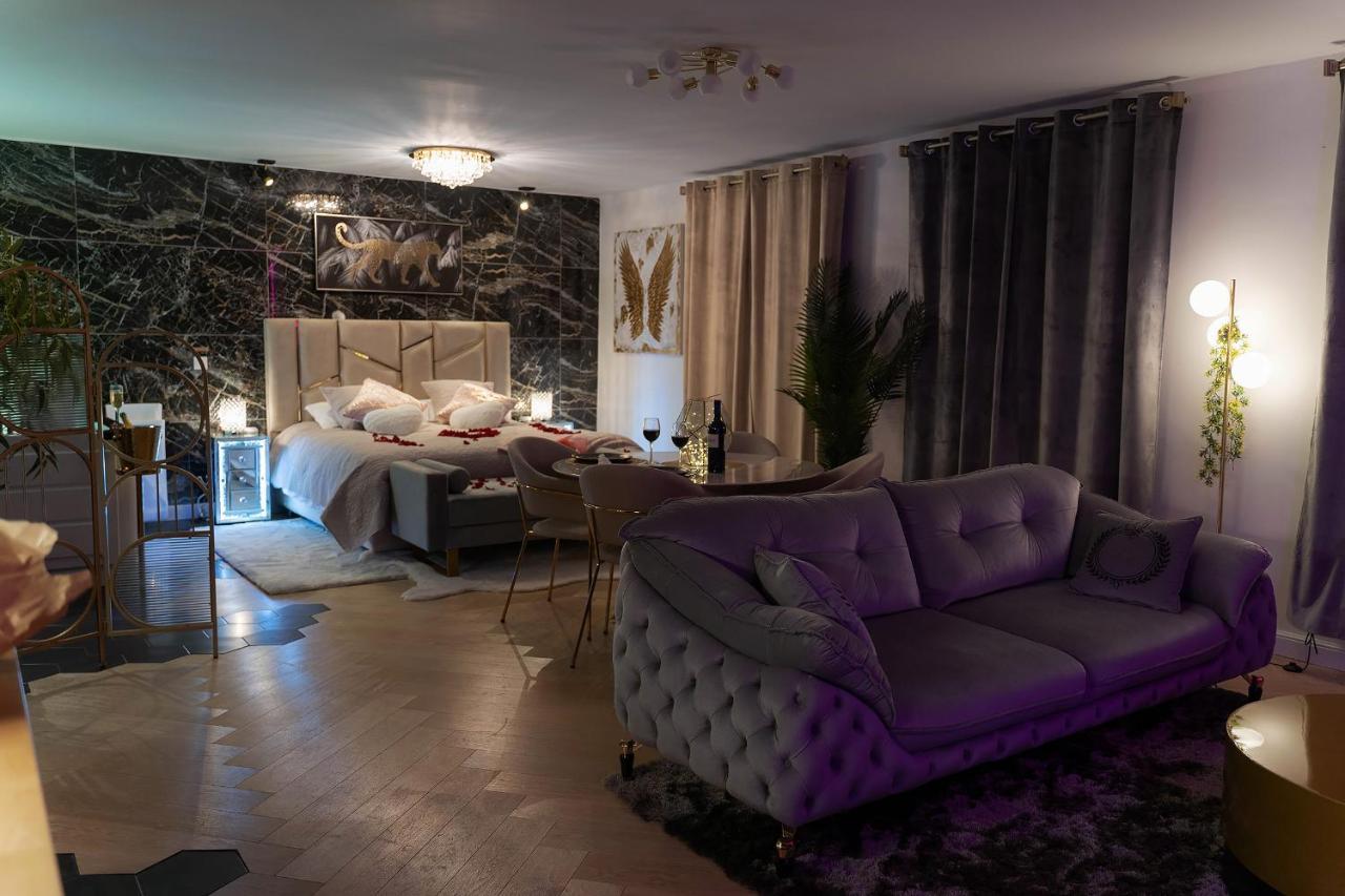 Magnifique Loft / Spa En Face De La Cathedrale ! Narbonne Luaran gambar